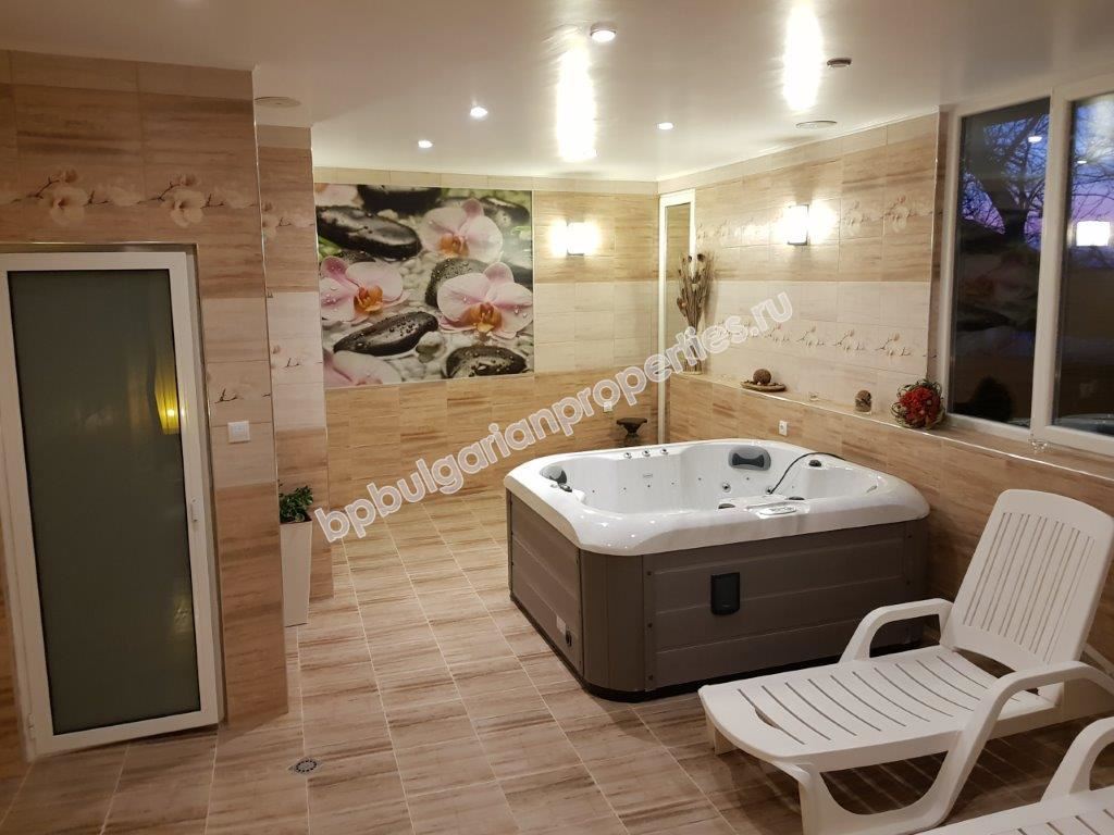 Хотел с ресторант на 3 км от Слънчев Бряг