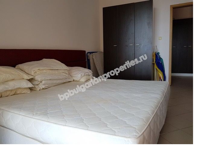 Просторен двустаен обзаведен апартамент за продажба в курорта Слънчев Бряг