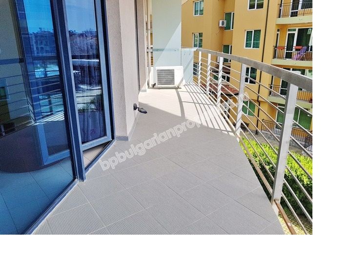 Просторен двустаен обзаведен апартамент за продажба в курорта Слънчев Бряг