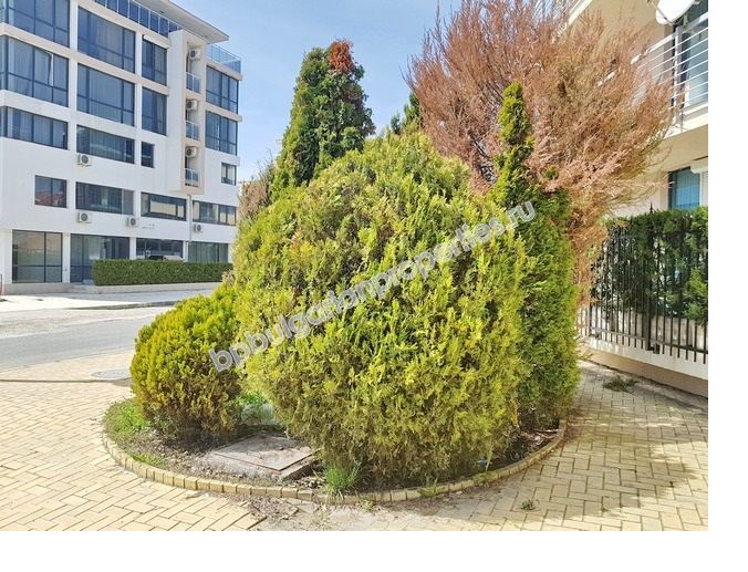 Просторен двустаен обзаведен апартамент за продажба в курорта Слънчев Бряг