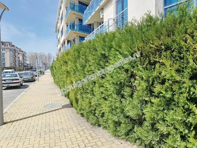 Просторен двустаен обзаведен апартамент за продажба в курорта Слънчев Бряг