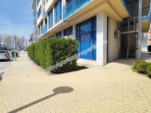 Просторен двустаен обзаведен апартамент за продажба в курорта Слънчев Бряг