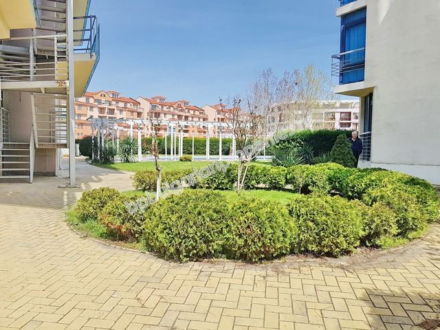 Просторен двустаен обзаведен апартамент за продажба в курорта Слънчев Бряг