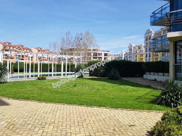 Просторен двустаен обзаведен апартамент за продажба в курорта Слънчев Бряг