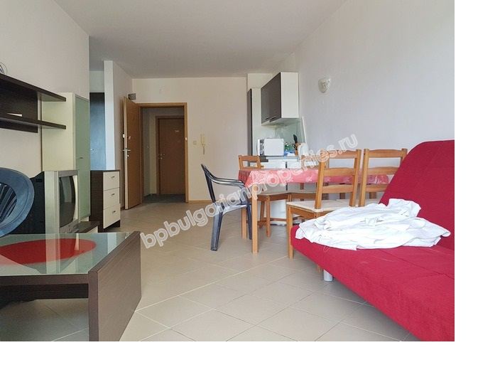 Просторен двустаен обзаведен апартамент за продажба в курорта Слънчев Бряг