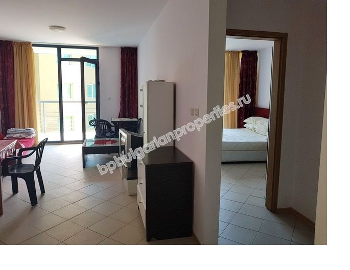 Просторен двустаен обзаведен апартамент за продажба в курорта Слънчев Бряг