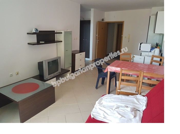 Просторен двустаен обзаведен апартамент за продажба в курорта Слънчев Бряг