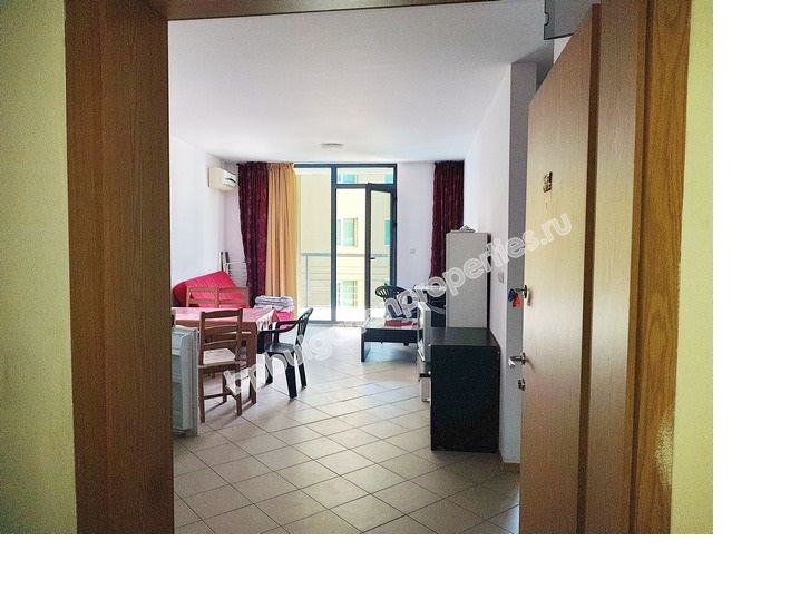 Просторен двустаен обзаведен апартамент за продажба в курорта Слънчев Бряг