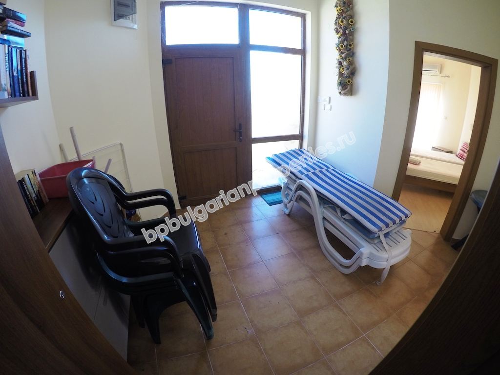 Едноетажна къща с две спални за продажба близо до морето и курорта Слънчев Бряг