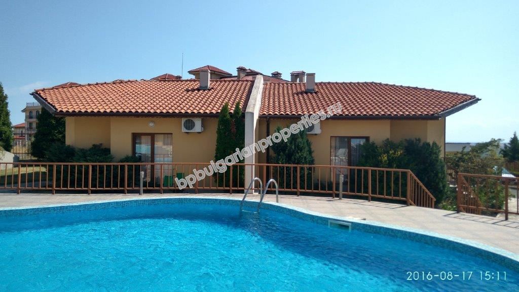 Едноетажна къща с две спални за продажба близо до морето и курорта Слънчев Бряг