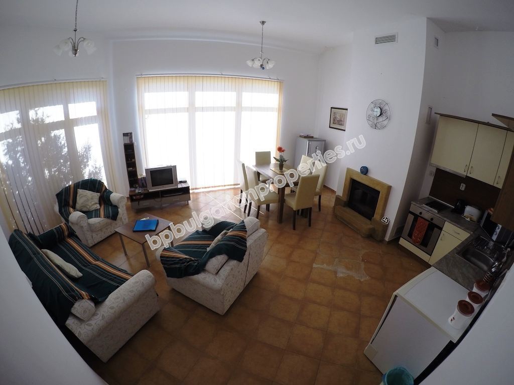 Едноетажна къща с две спални за продажба близо до морето и курорта Слънчев Бряг