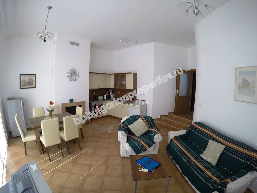 Едноетажна къща с две спални за продажба близо до морето и курорта Слънчев Бряг