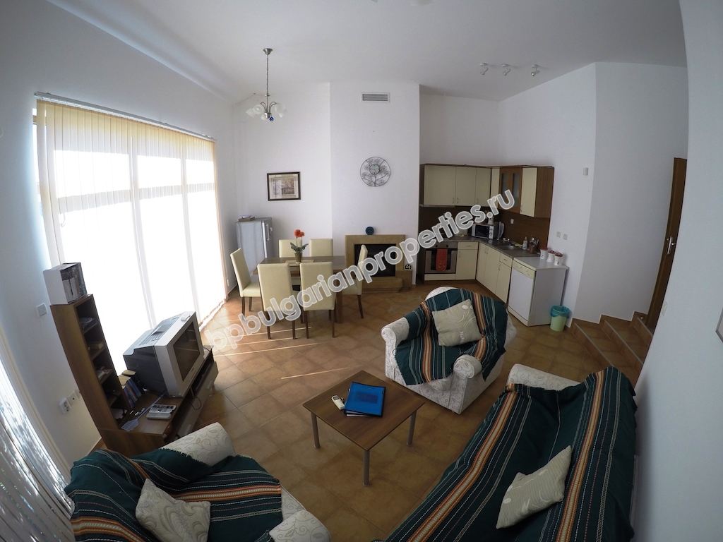 Едноетажна къща с две спални за продажба близо до морето и курорта Слънчев Бряг