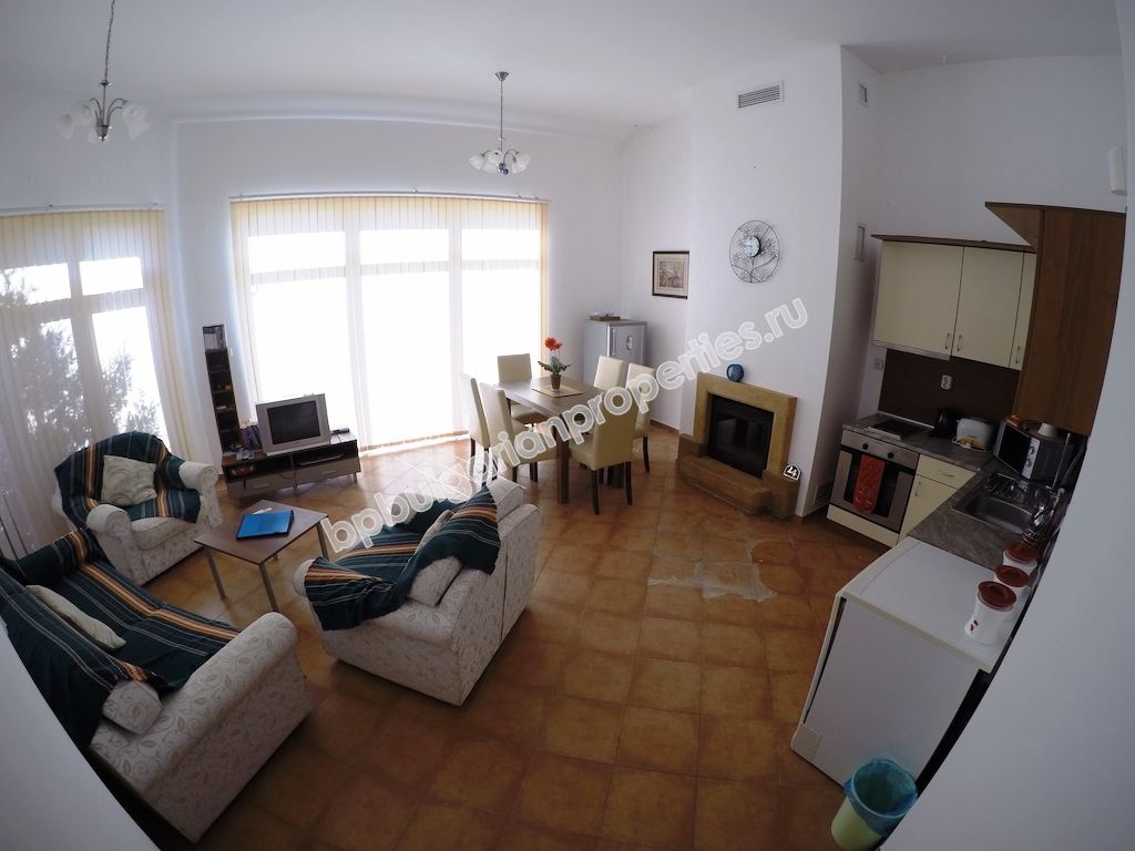 Едноетажна къща с две спални за продажба близо до морето и курорта Слънчев Бряг