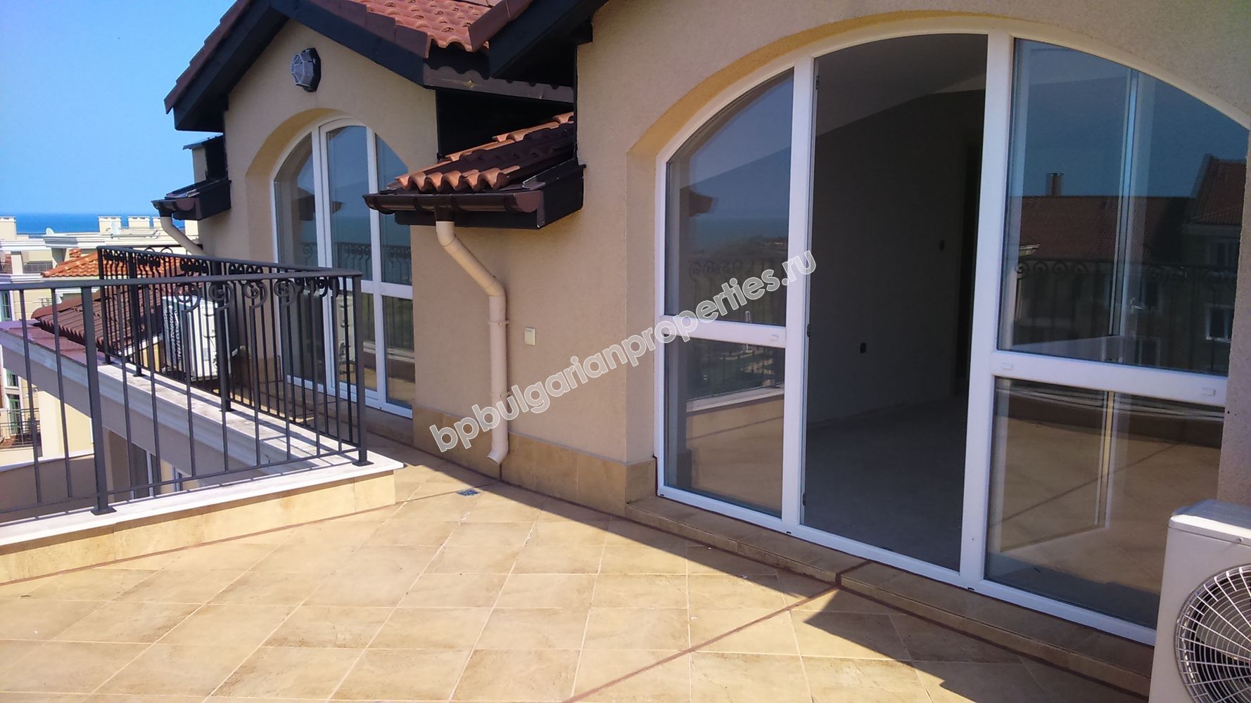 Лукс апартаменти на първа линия за продажба в курорта Черноморец Лукс апартаменти на първа линия за продажба в курорта Черноморец