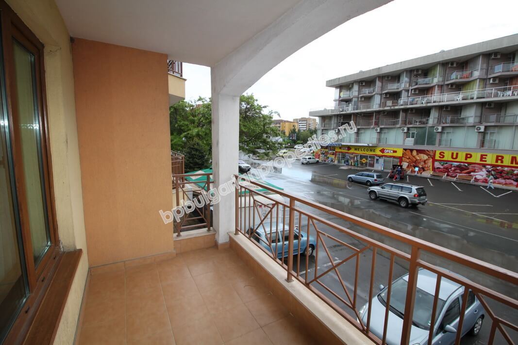 Мебелирано голямо студио за продажба в курорта Слънчев Бряг