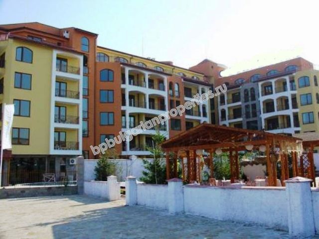 Мебелирано голямо студио за продажба в курорта Слънчев Бряг