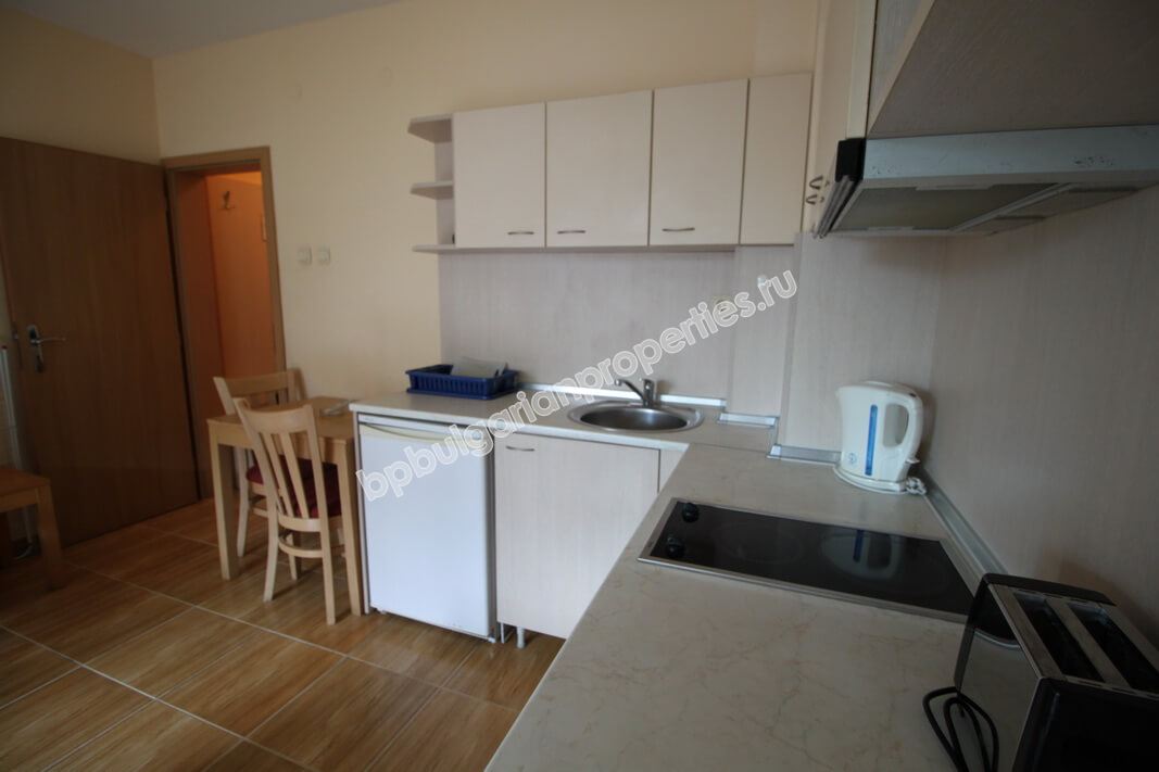 Мебелирано голямо студио за продажба в курорта Слънчев Бряг