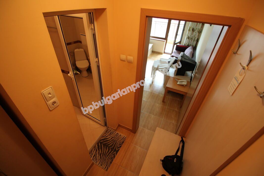 Мебелирано голямо студио за продажба в курорта Слънчев Бряг