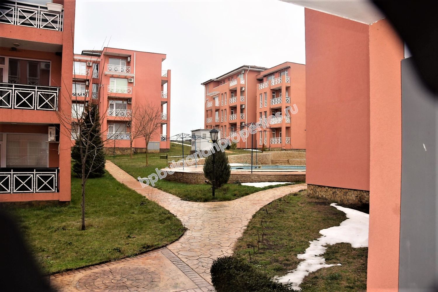 Евтино студио за продажба в комплекс в курорта Слънчев Бряг