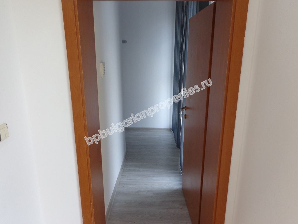 Изгодн имот за инвестиция - тристаен апартамент на цената на двустаен в Слънчев Бряг