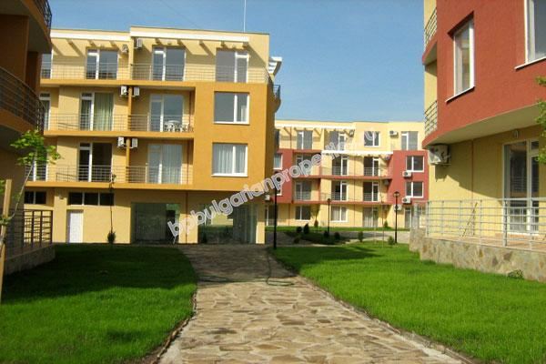 Мебелиран двуспален апартамент за продажба близо до Слънчев Бряг