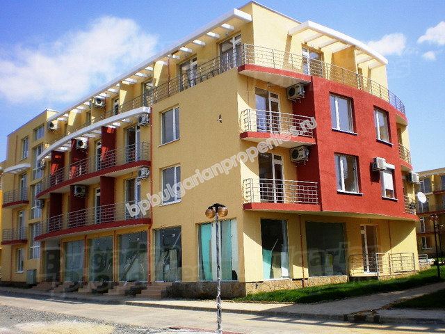 Мебелиран двуспален апартамент за продажба близо до Слънчев Бряг