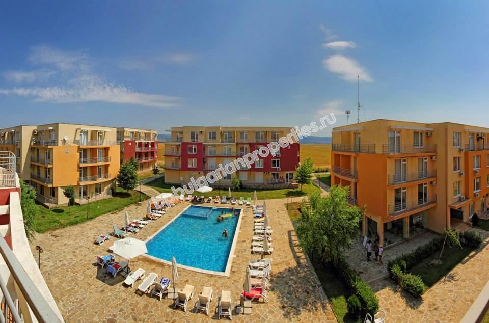 Мебелиран двуспален апартамент за продажба близо до Слънчев Бряг