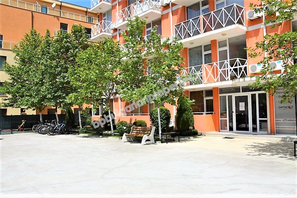 Двустаен мебелиран апартамент за продажба в Слънчев бряг