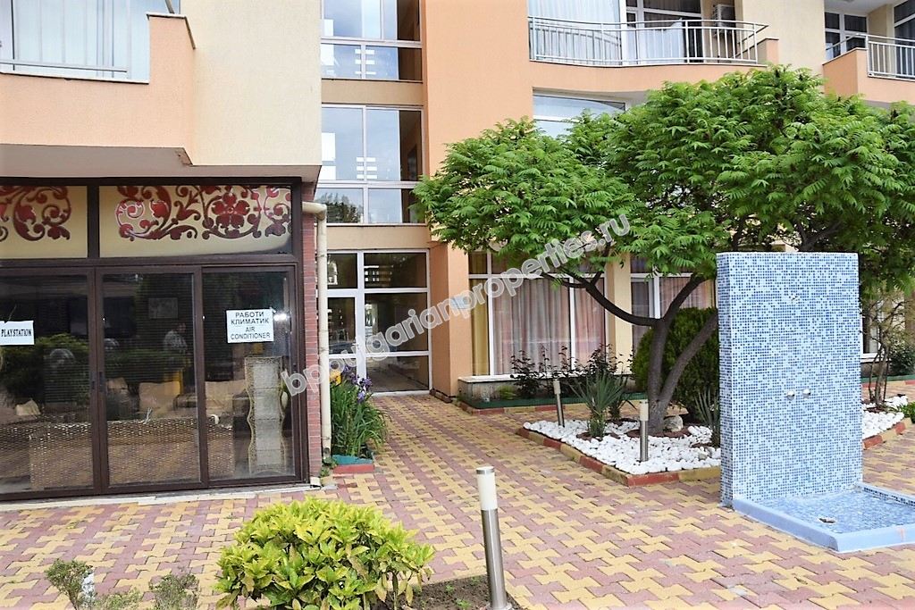 Мебелиран едноспален апартамент близо до плажа за продажба в курорта Слънчев Бряг