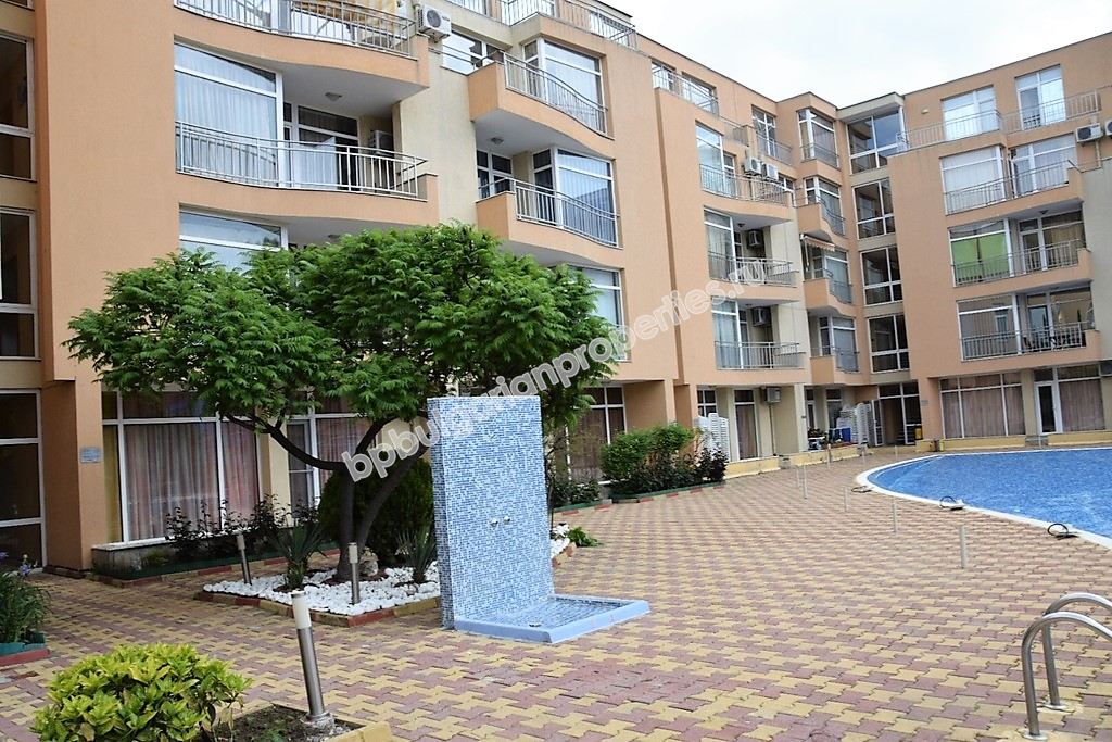 Мебелиран едноспален апартамент близо до плажа за продажба в курорта Слънчев Бряг