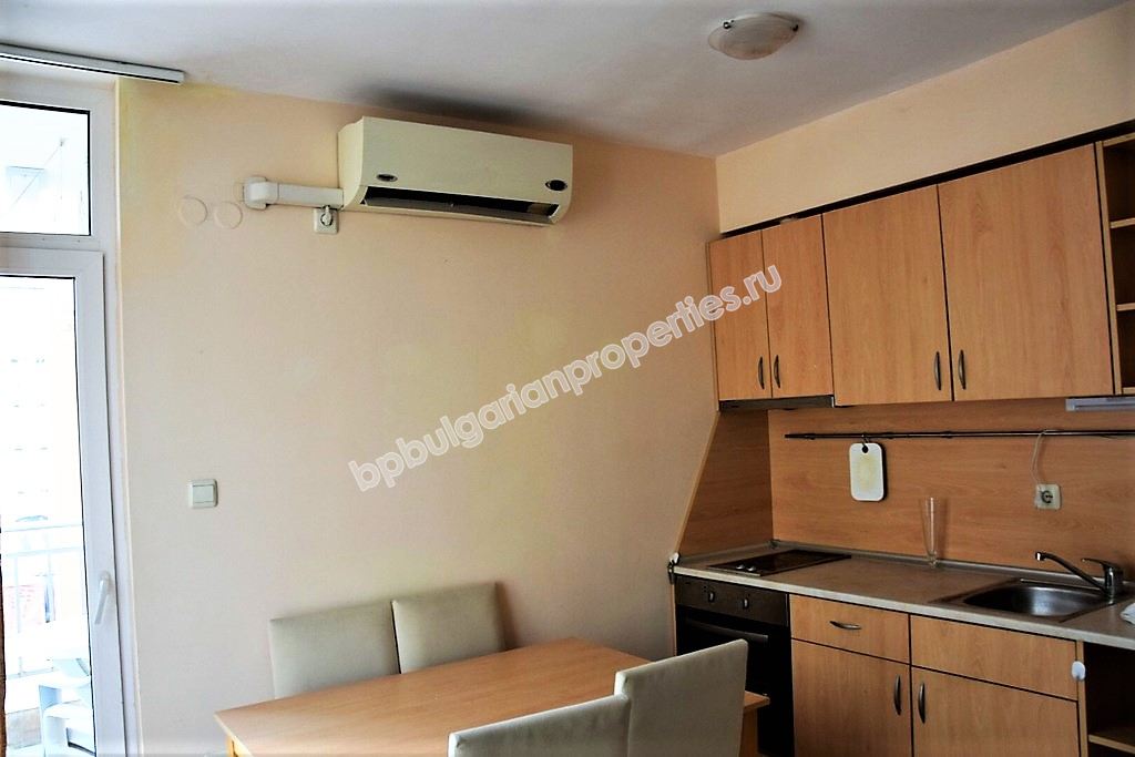Мебелиран едноспален апартамент близо до плажа за продажба в курорта Слънчев Бряг