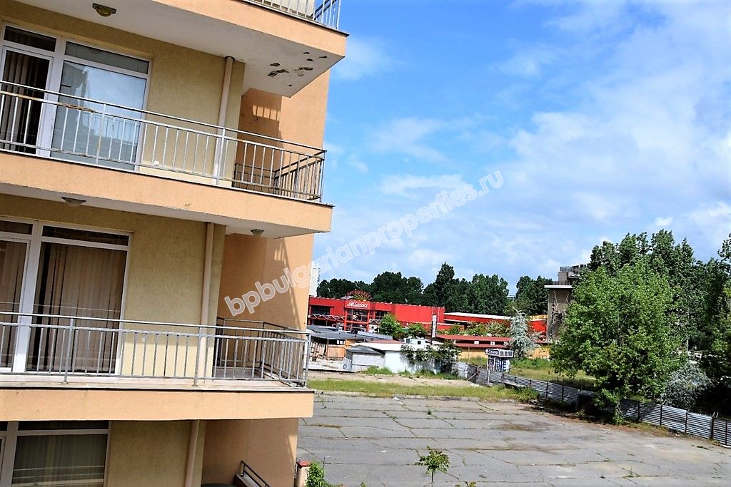 Мебелиран едноспален апартамент близо до плажа за продажба в курорта Слънчев Бряг