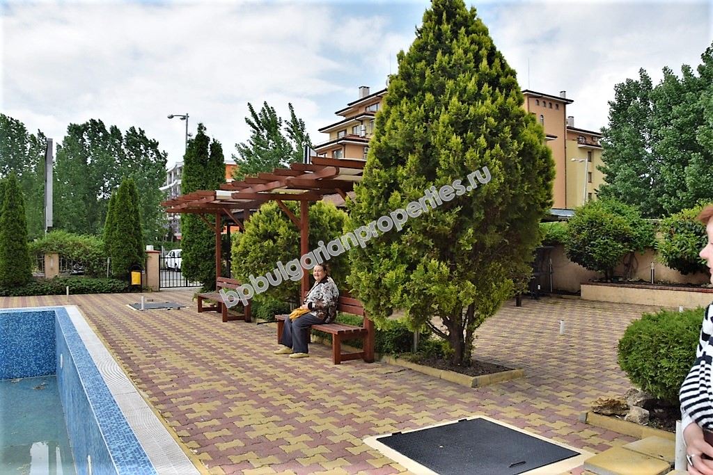 Мебелиран едноспален апартамент близо до плажа за продажба в курорта Слънчев Бряг