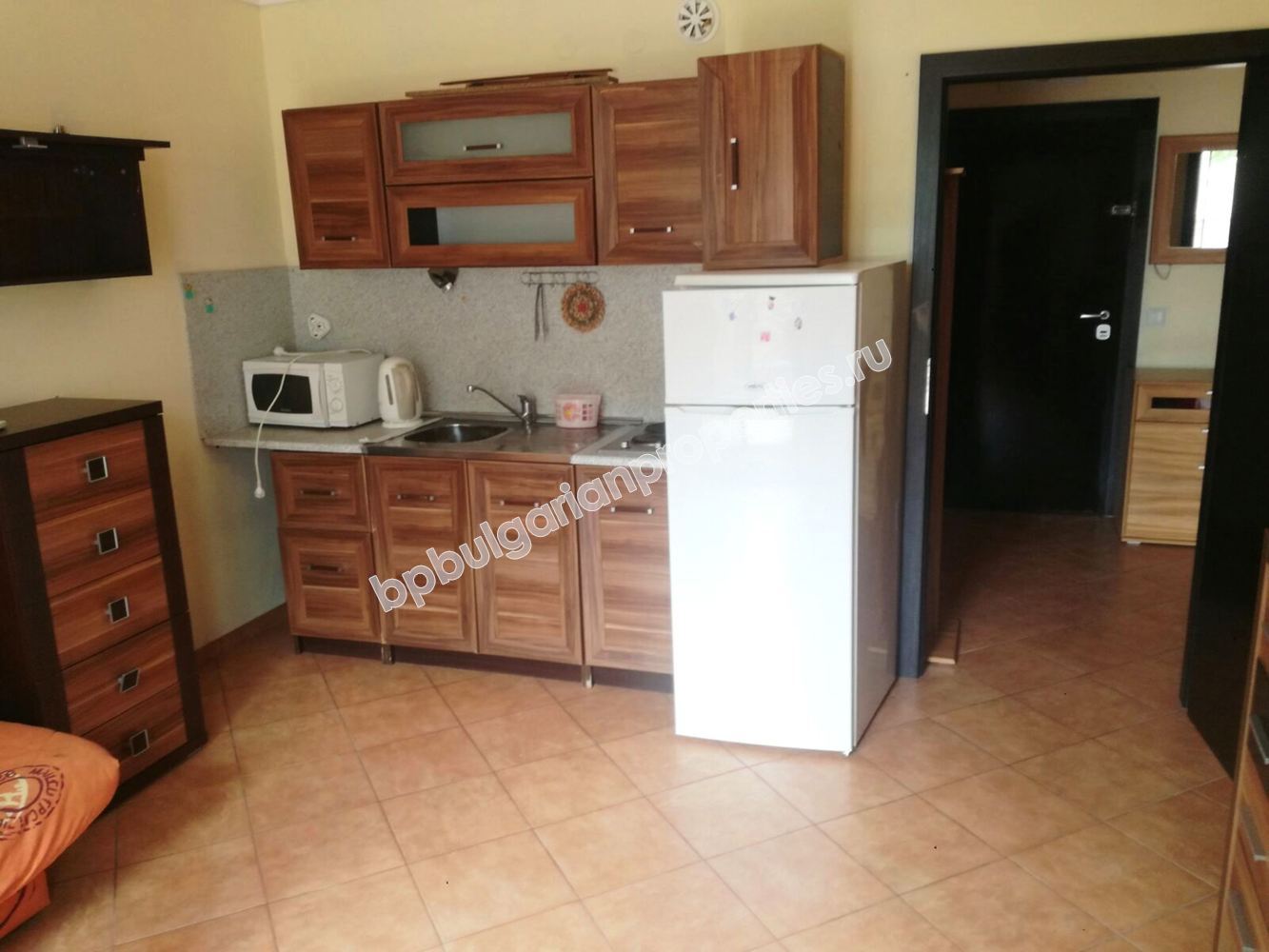 Мебелиран двустаен апартамент близо до плажа за продаване в курорта Свети Влас