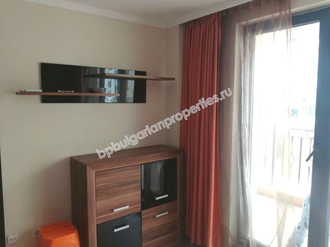 Мебелиран двустаен апартамент близо до плажа за продаване в курорта Свети Влас