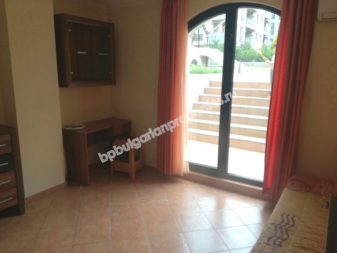 Мебелиран двустаен апартамент близо до плажа за продаване в курорта Свети Влас