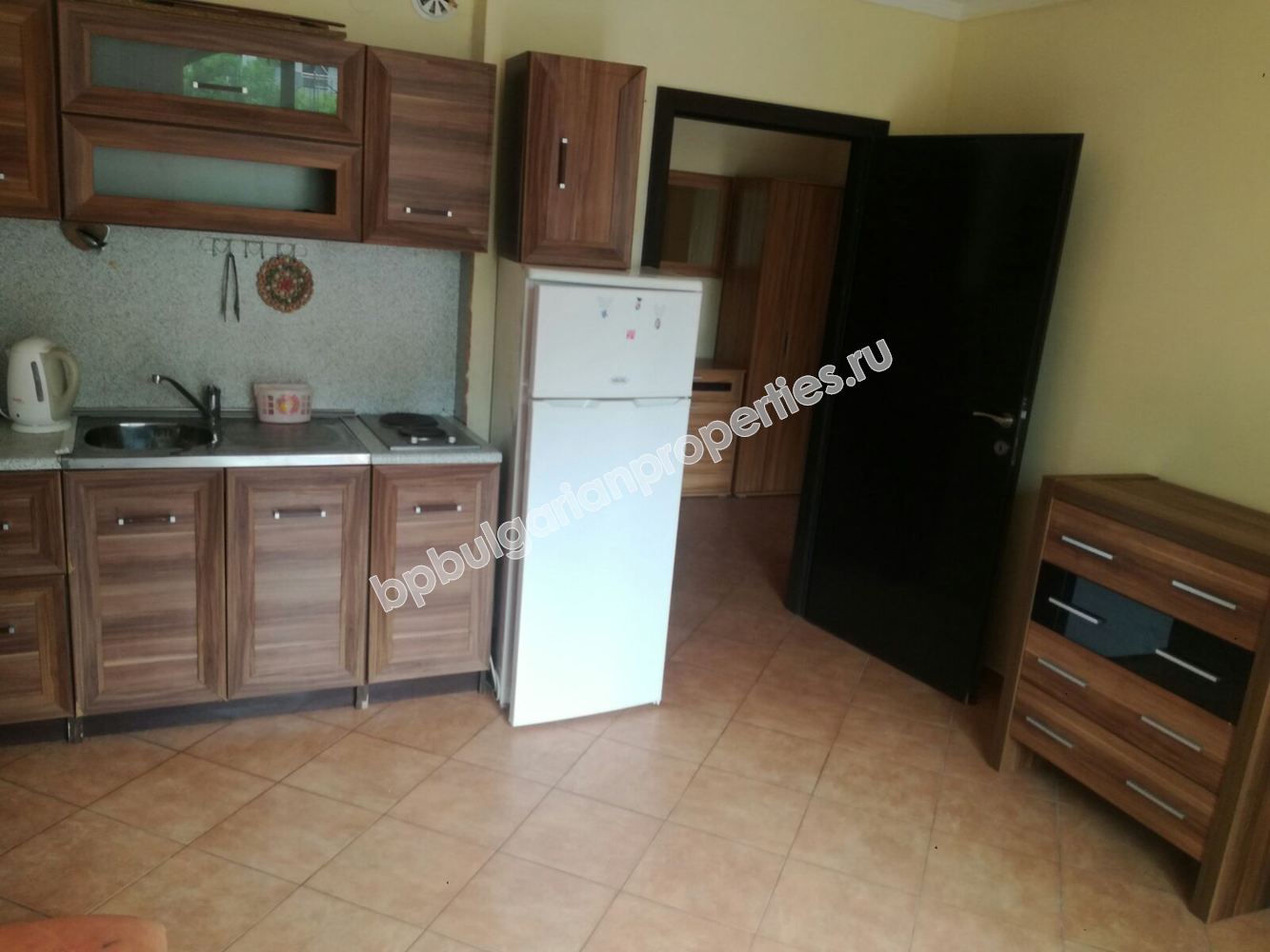 Мебелиран двустаен апартамент близо до плажа за продаване в курорта Свети Влас