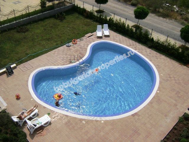 Мебелиран двустаен апартамент близо до плажа за продаване в курорта Свети Влас