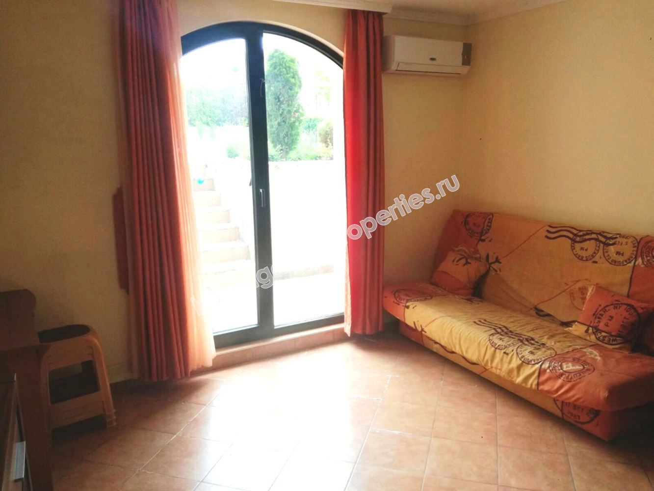 Мебелиран двустаен апартамент близо до плажа за продаване в курорта Свети Влас