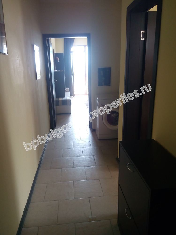 Луксозен едноспален апартамент за продажба до морето в курорта Равда