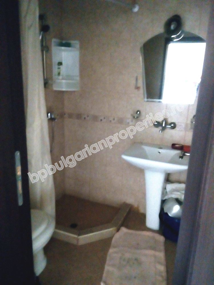 Луксозен едноспален апартамент за продажба до морето в курорта Равда