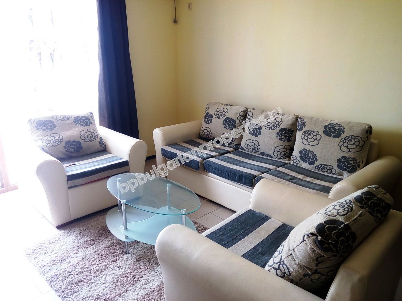 Луксозен едноспален апартамент за продажба до морето в курорта Равда