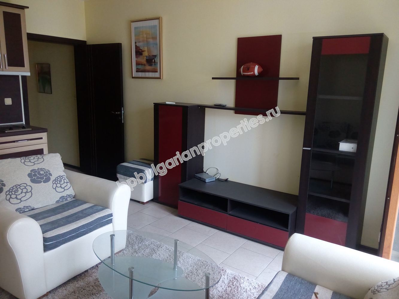 Луксозен едноспален апартамент за продажба до морето в курорта Равда