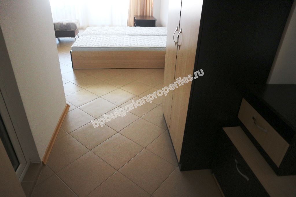 Просторно мебелирано студио за продажба в центъра на курорта Слънчев Бряг