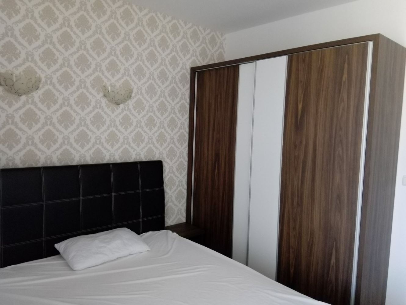 Двустаен апартамент за нощувки в комплекс Риф-3, Равда Двустаен апартамент за нощувки в комплекс Риф-3, Равда