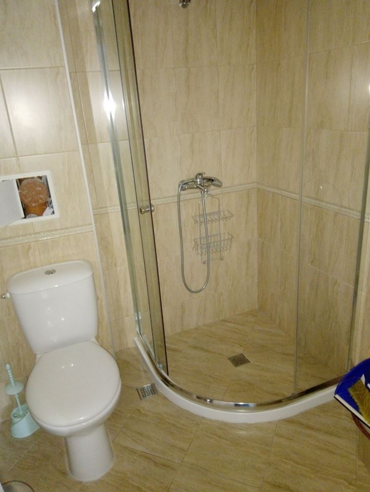 Двустаен апартамент за лятна почивка в затворен комплекс с басейн Двустаен апартамент за лятна почивка в затворен комплекс с басейн