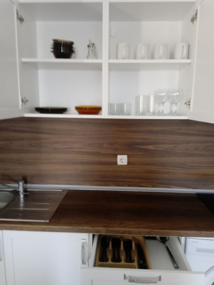 Двустаен апартамент за лятна почивка в затворен комплекс с басейн Двустаен апартамент за лятна почивка в затворен комплекс с басейн