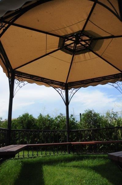 Двустаен апартамент за лятна почивка в затворен комплекс с басейн Двустаен апартамент за лятна почивка в затворен комплекс с басейн