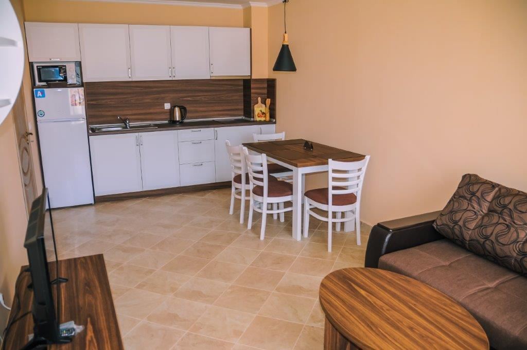 Двустаен апартамент за нощувки в комплекс с басейн в Равда Двустаен апартамент за нощувки в комплекс с басейн в Равда